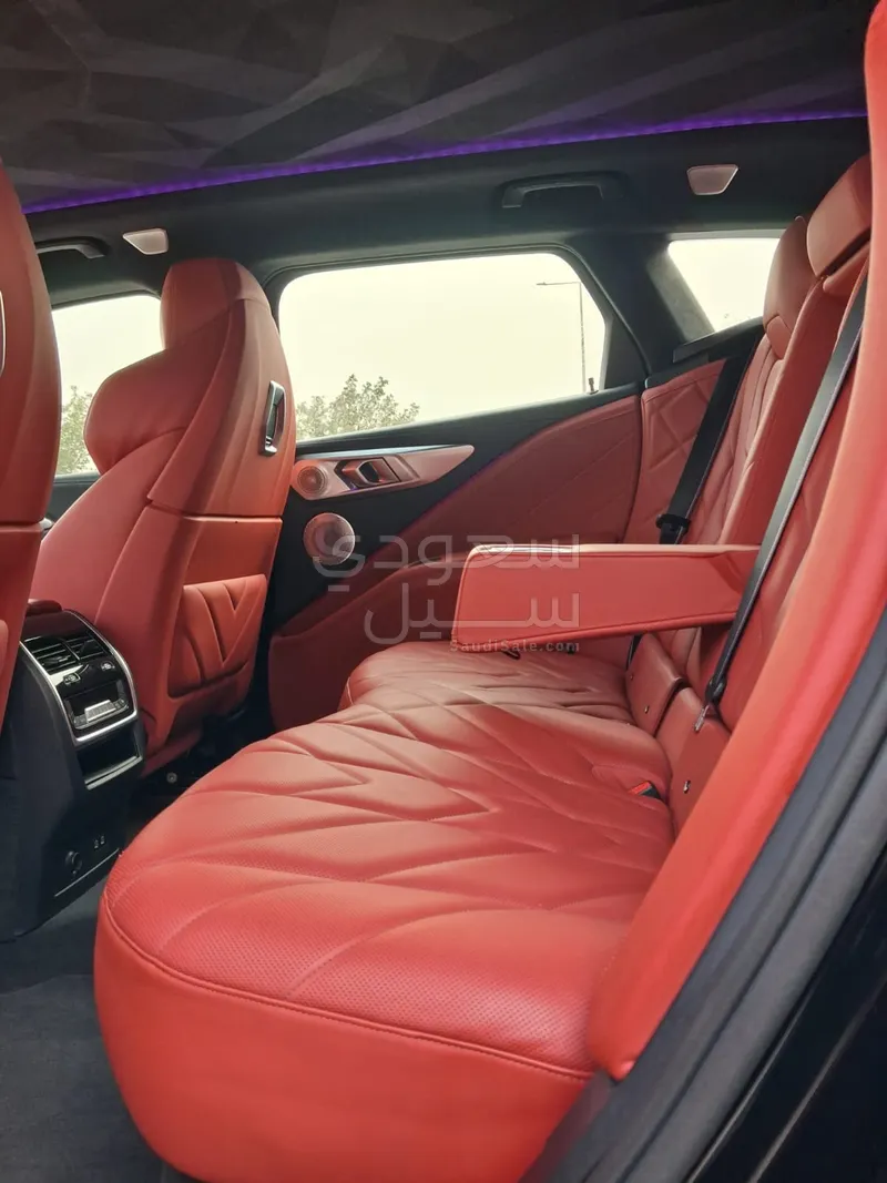 2024 بي ام دبليو اكس ام