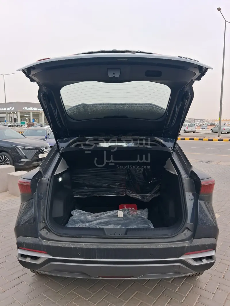 2026 شيري اومودا سي 5