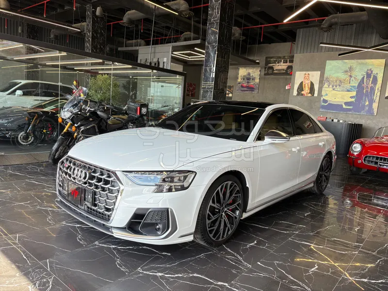 2025 اودي اس 8 بلس