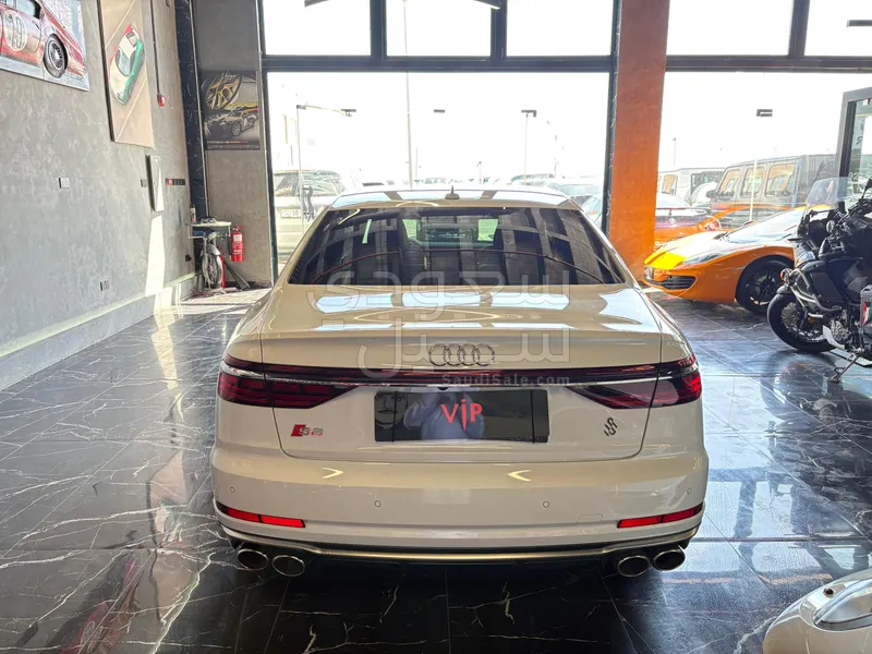 2025 اودي اس 8 بلس