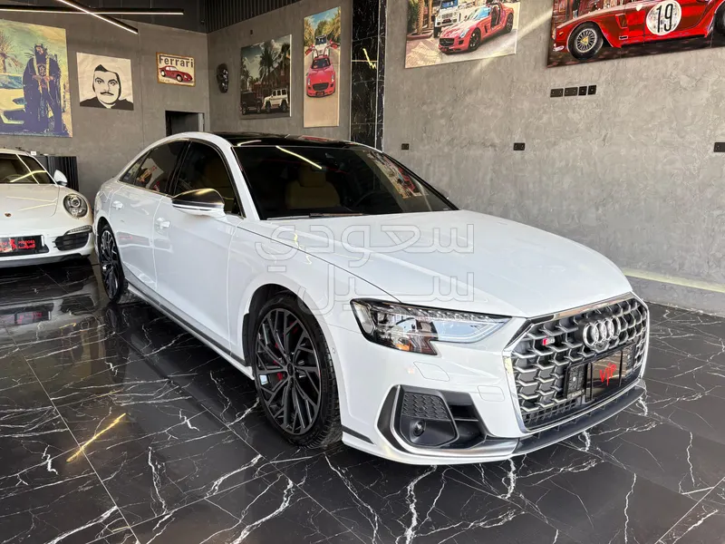 2025 اودي اس 8 بلس