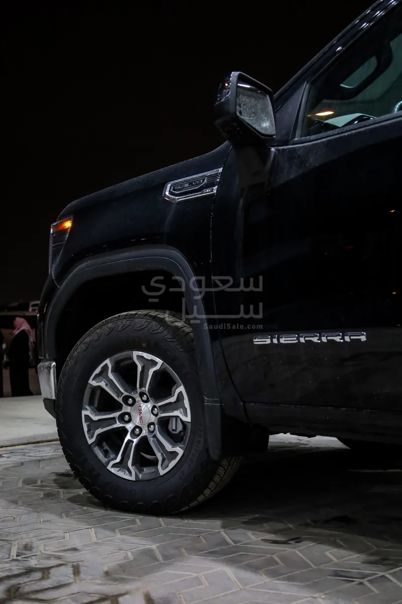 2026 GMC Sierra SLE