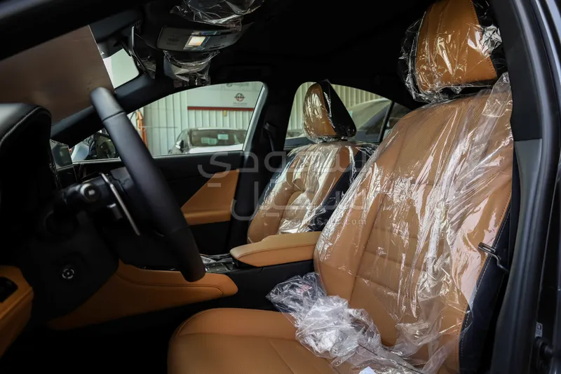 2026 لكزس آي إس 350