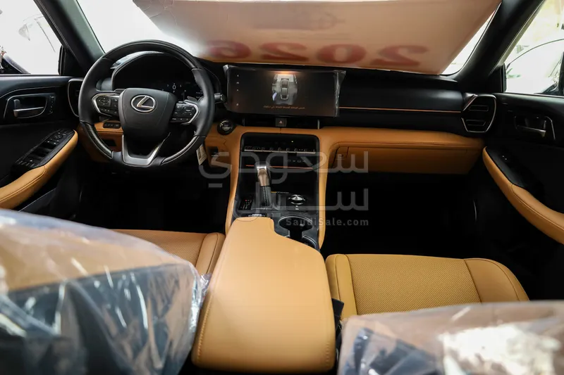 2026 لكزس آي إس 350