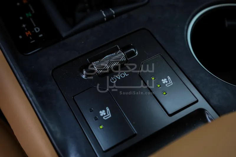 2026 لكزس آي إس 350