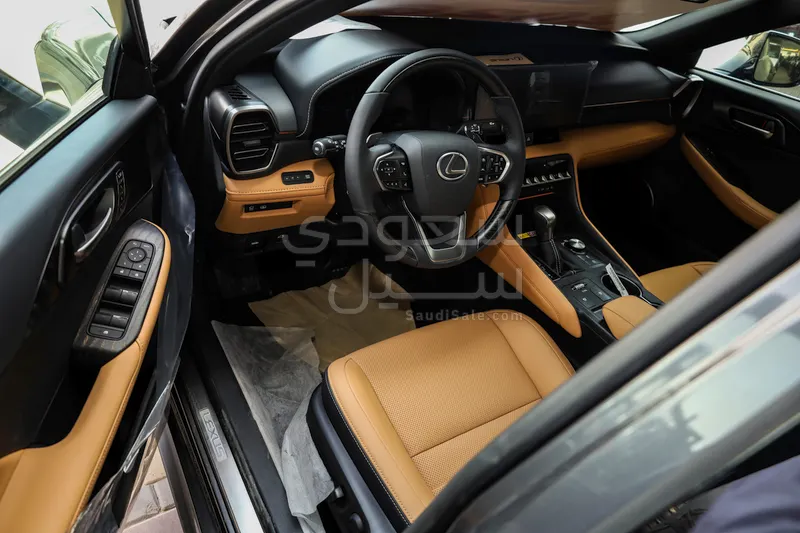 2026 لكزس آي إس 350