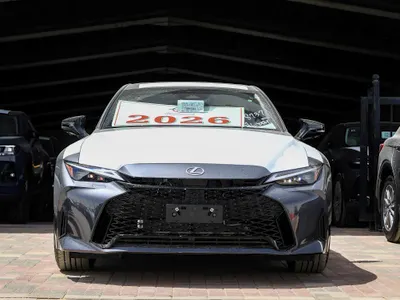 2026 لكزس آي إس 350