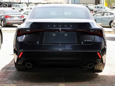 2026 لكزس آي إس 350