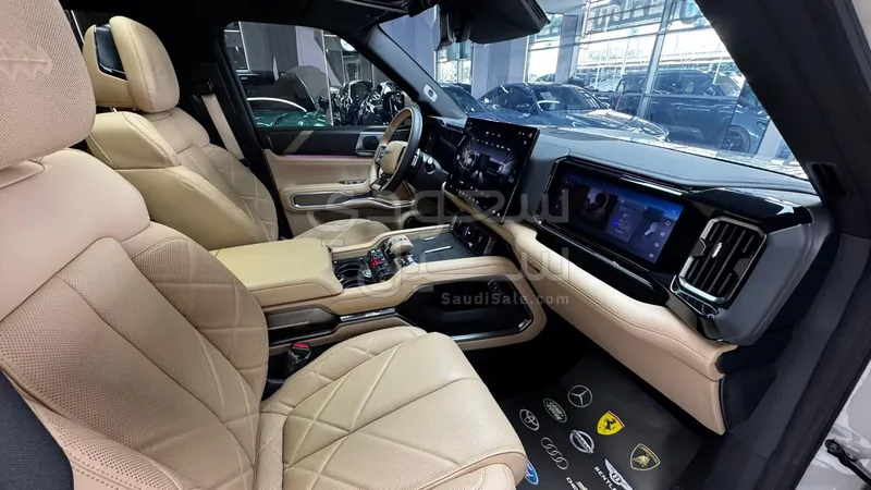 2025 بي واي دي ليوبارد 8