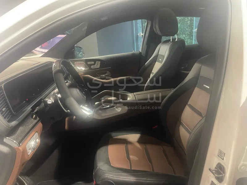 2024 مرسيدس - بنز جي إل إي 63إس أي إم جي