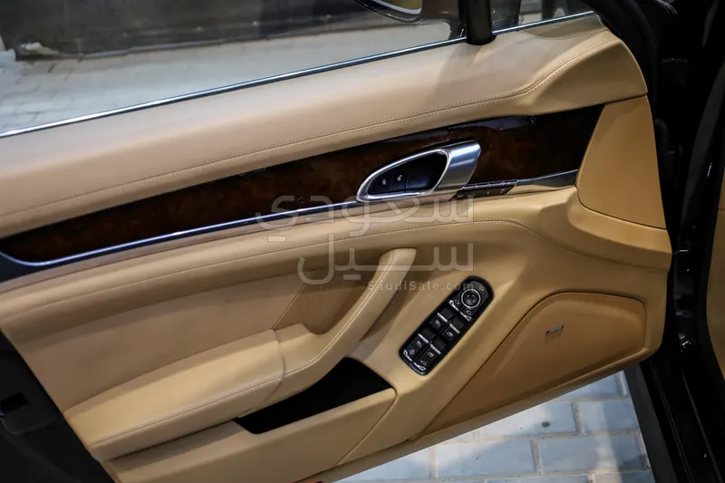 2013 بورش بانميرا 4 اس