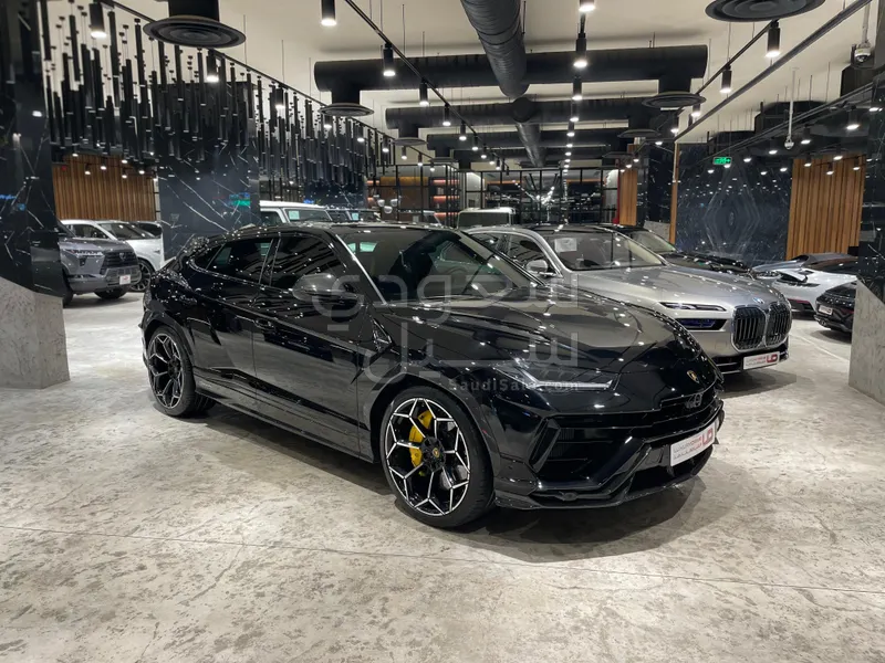 2024 Lamborghini URUS Performante