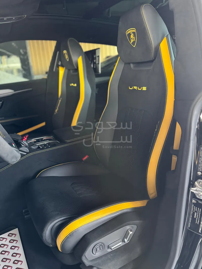 2024 Lamborghini URUS Performante