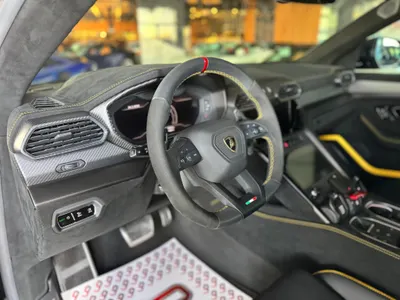 2024 Lamborghini URUS Performante