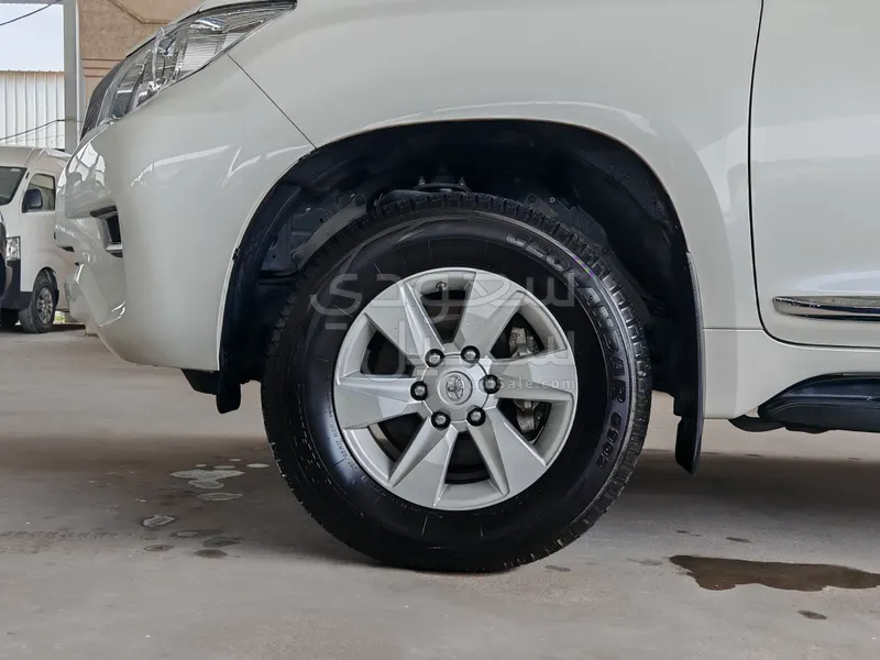 2023 تويوتا برادو تي اكس ال