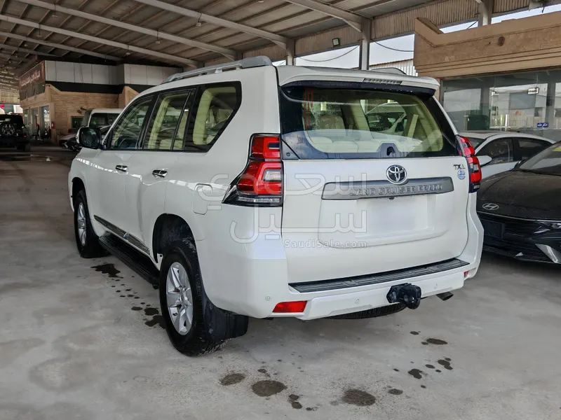 2023 تويوتا برادو تي اكس ال