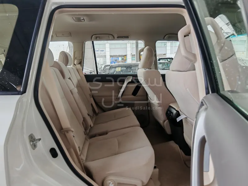 2023 تويوتا برادو تي اكس ال