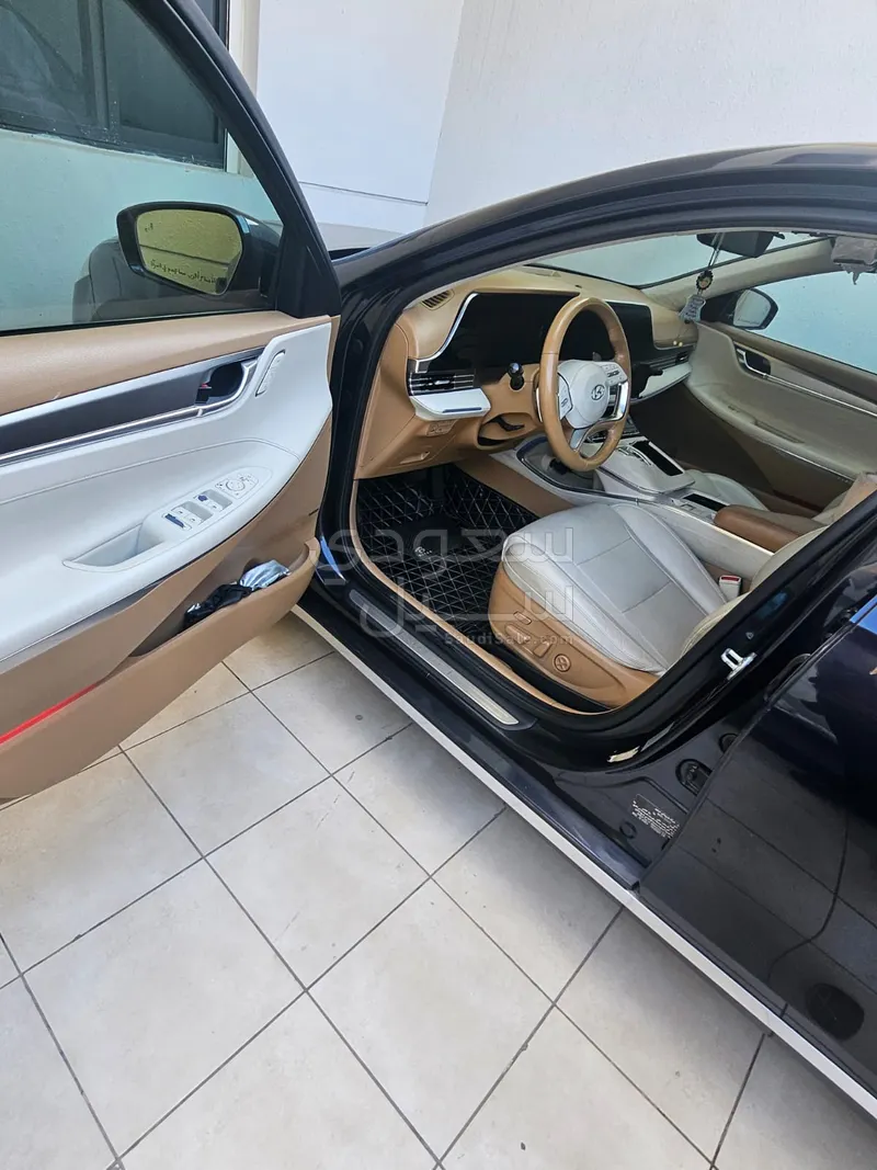 2021 هيونداي ازيرا كاليجرافي