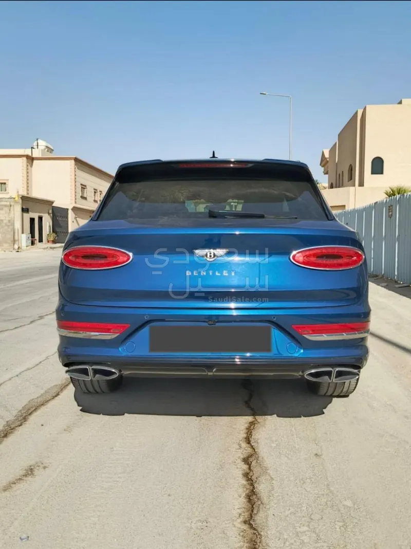 2022 بنتلي بنتايجا الاصدار الاول