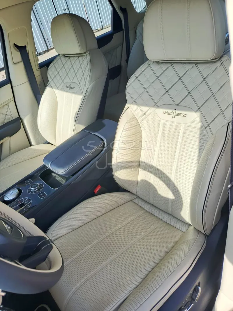 2022 بنتلي بنتايجا الاصدار الاول