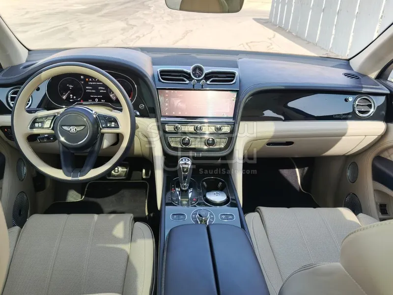 2022 بنتلي بنتايجا الاصدار الاول