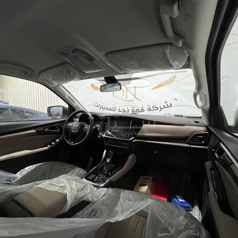 2026 ايسوزو ام يو اكس