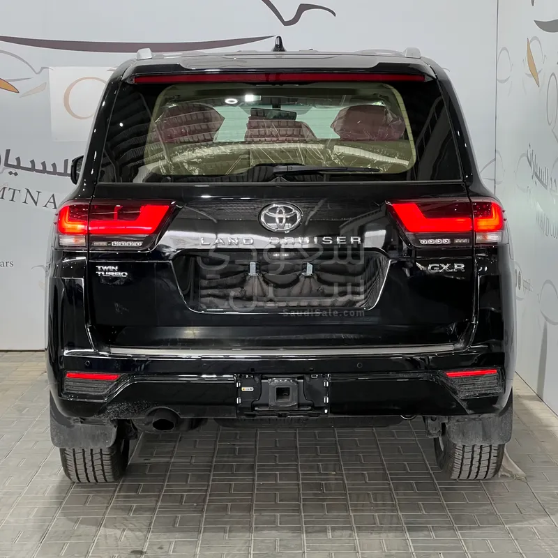 2026 تويوتا لاند كروزر جي اكس ار4