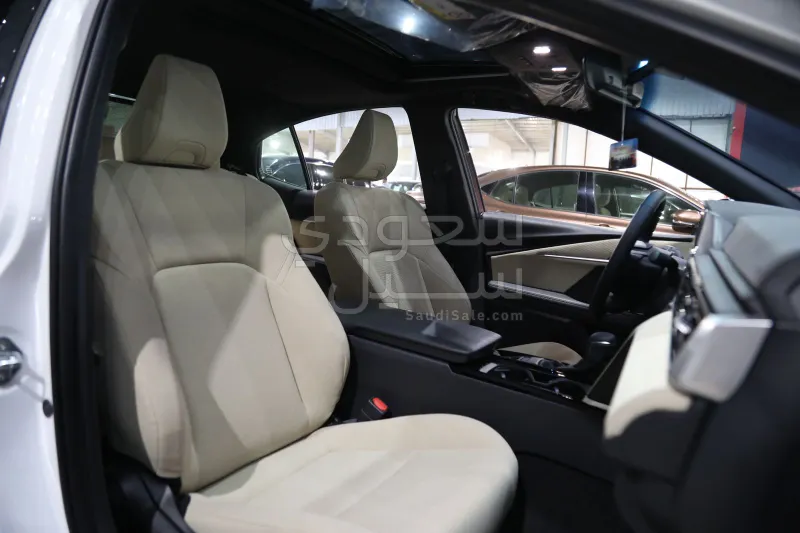 2026 تويوتا كامري ال اي