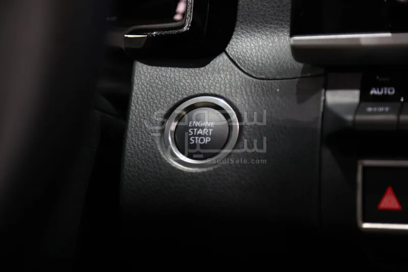 2026 تويوتا كامري ال اي