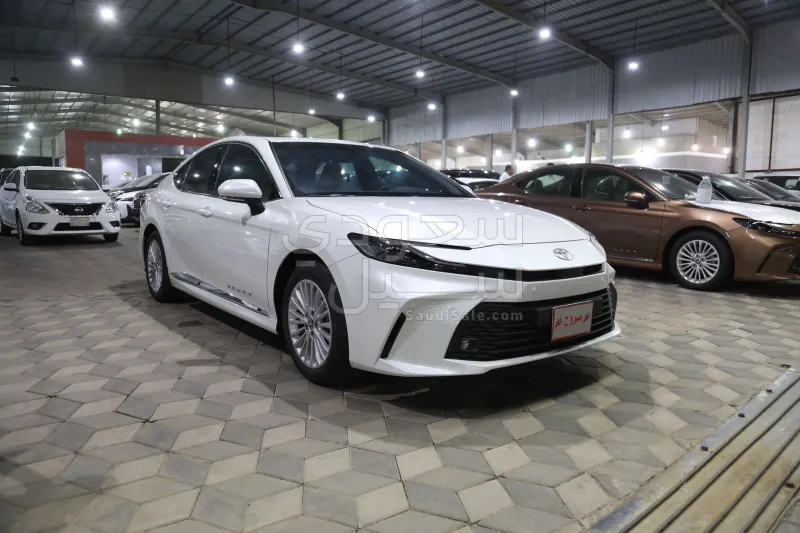 2026 تويوتا كامري ال اي