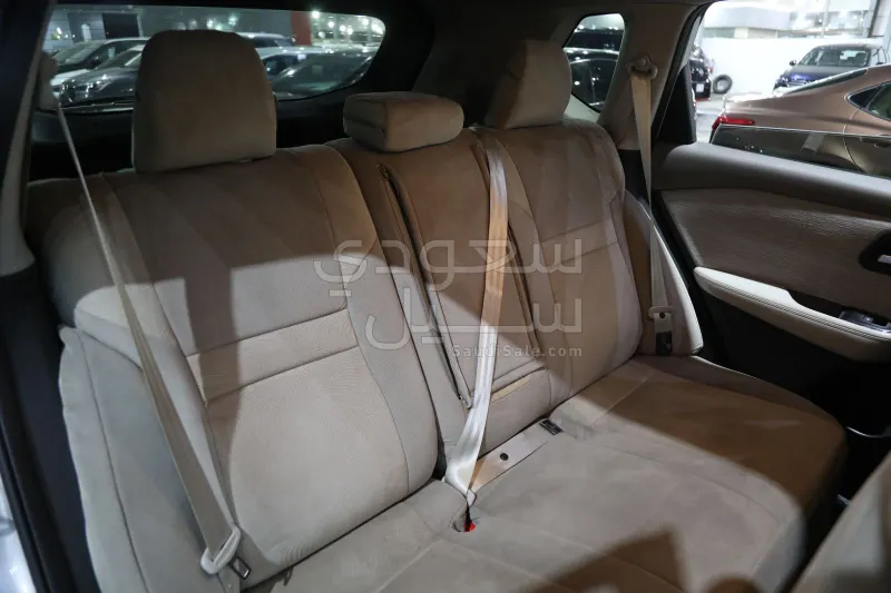 2025 نيسان اكس - ترايل