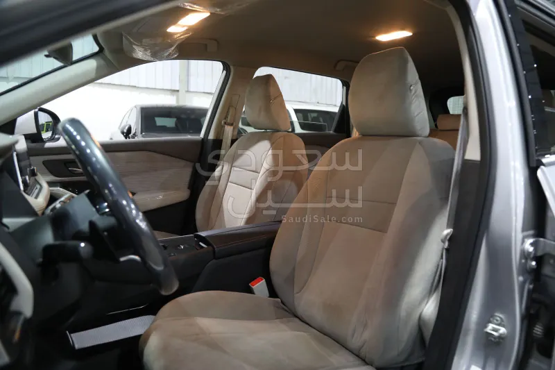 2025 نيسان اكس - ترايل