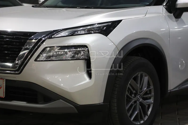 2025 نيسان اكس - ترايل