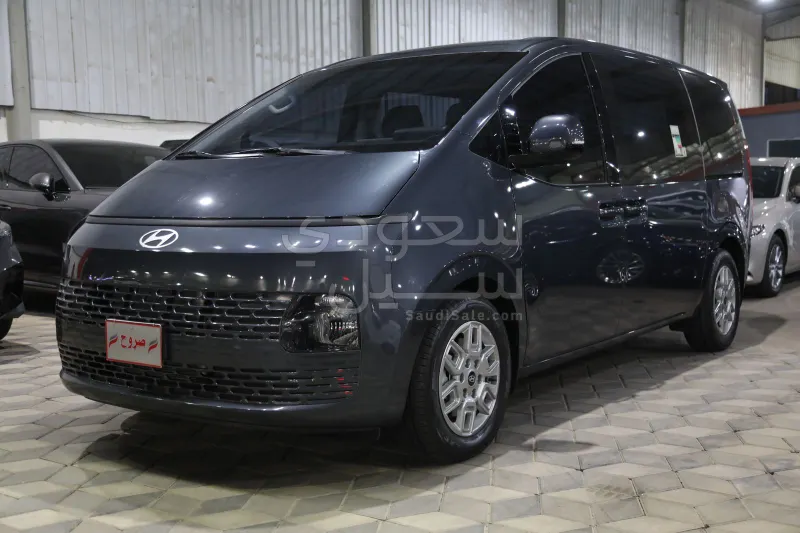 2025 هيونداي ستاريا