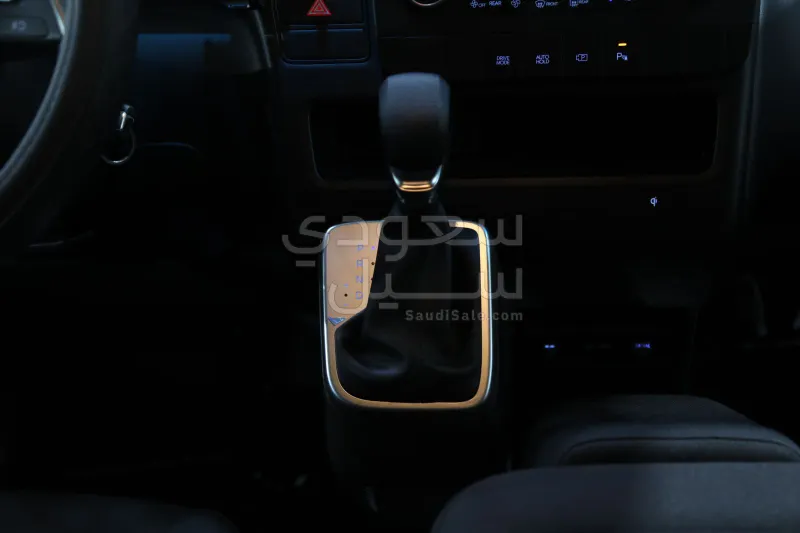 2025 هيونداي ستاريا