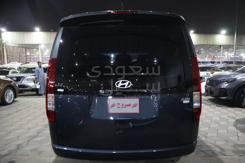 2025 هيونداي ستاريا