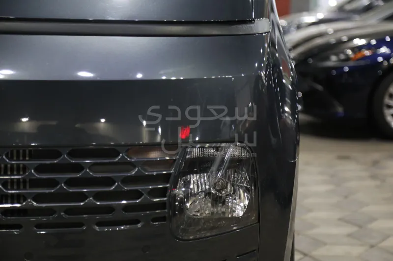 2025 هيونداي ستاريا