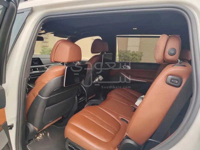 2021 بي ام دبليو الفئة اكس 7 إم كت