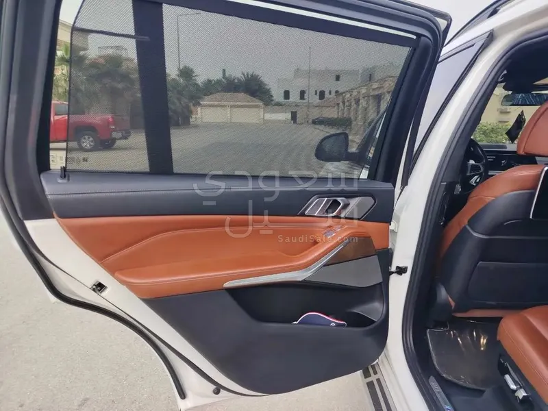 2021 بي ام دبليو الفئة اكس 7 إم كت