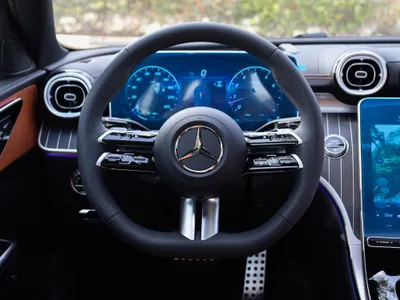 2026 مرسيدس - بنز سي 200 أي إم جي