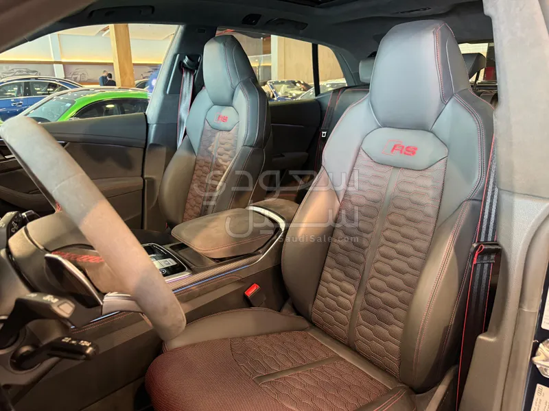 2026 اودي ار اس كيو 8