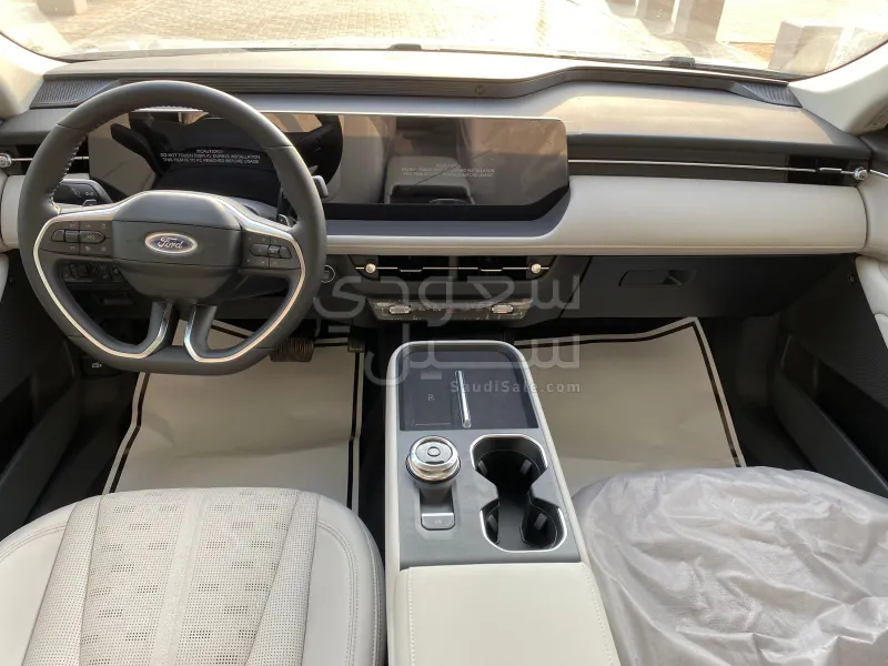 2026 فورد توروس تيتانيوم بلس