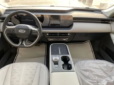 2026 فورد توروس تيتانيوم بلس