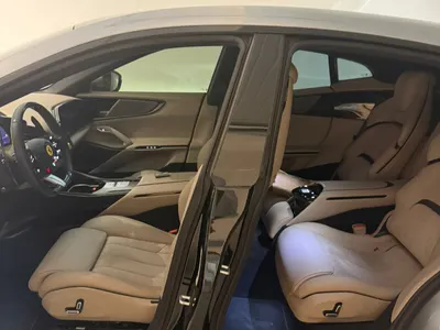 2025 فيراري بوروسانجوي