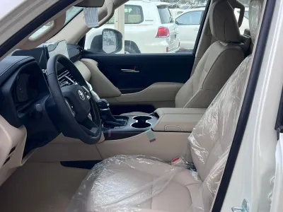 2026 تويوتا لاند كروزر جي اكس ار