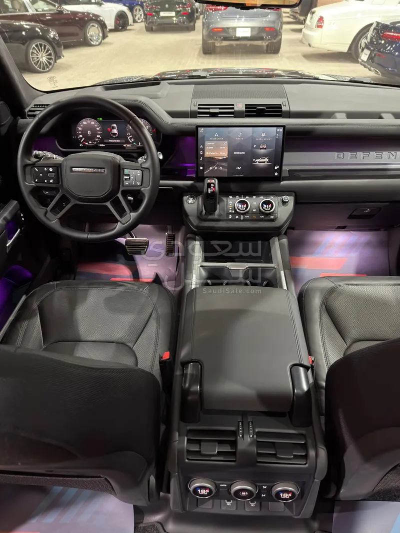 2025 لاند روفر ديفيندر 110
