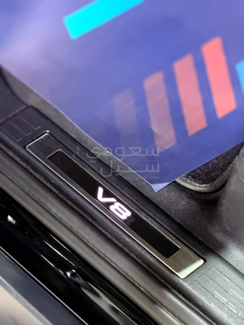 2025 لاند روفر ديفيندر 110