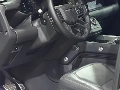 2025 لاند روفر ديفيندر 110