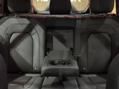 2025 لاند روفر ديفيندر 110