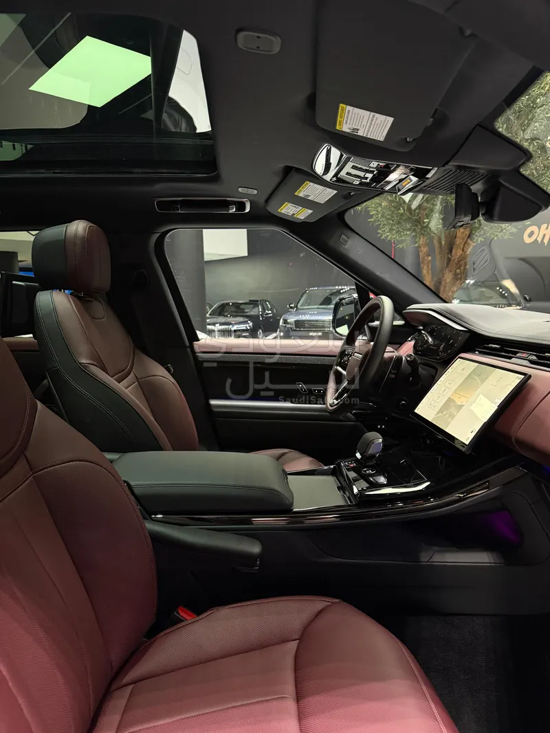 2025 لاند روفر رينج روفر سبورت اتش اس اي